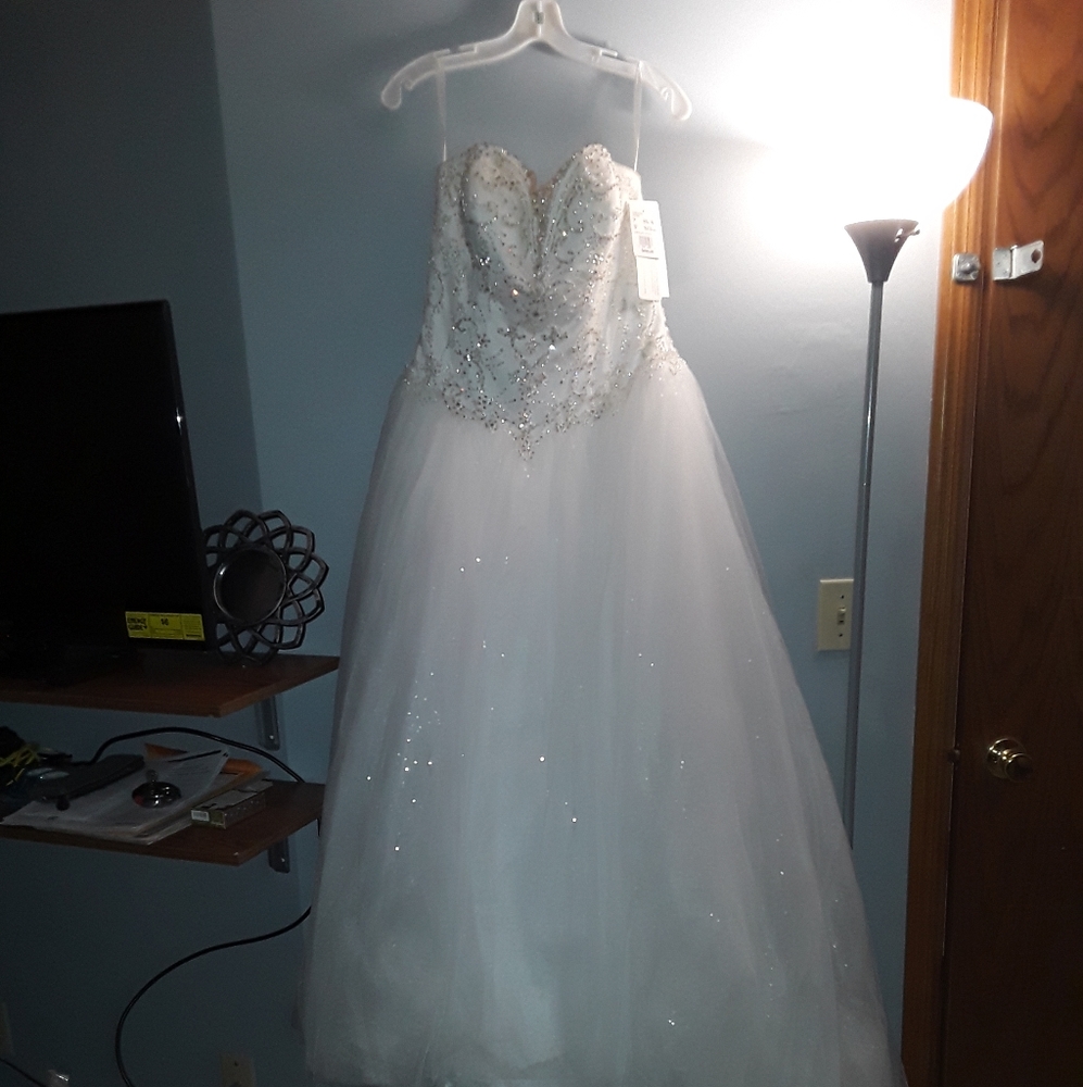 Brand New Wedding Dress